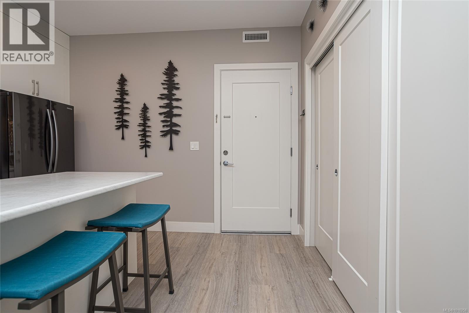 203 6540 Metral Dr, Nanaimo, British Columbia  V9T 2L8 - Photo 5 - 1018258