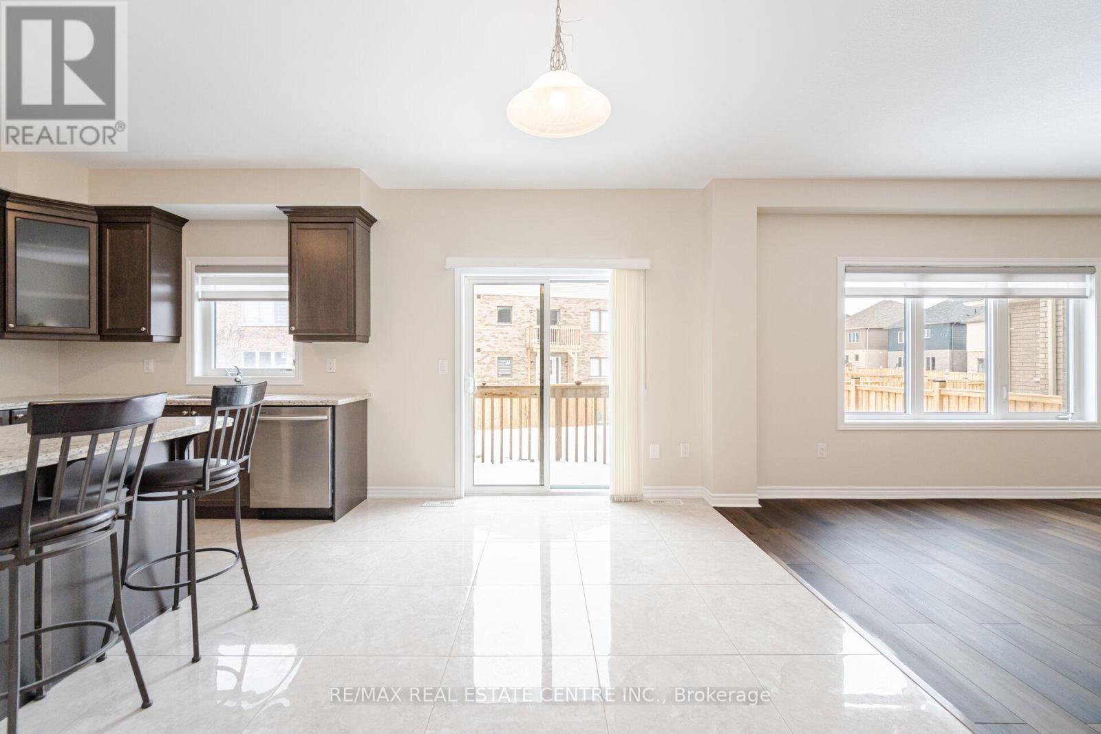 37 Pace Avenue, Brantford, Ontario  N3S 0J2 - Photo 11 - X12480628