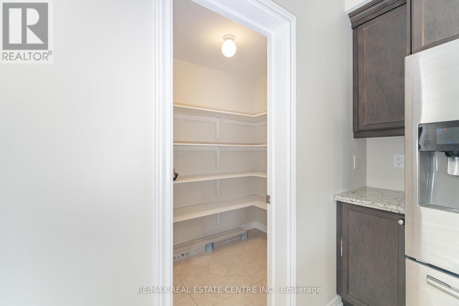 37 Pace Avenue, Brantford, Ontario  N3S 0J2 - Photo 16 - X12480628