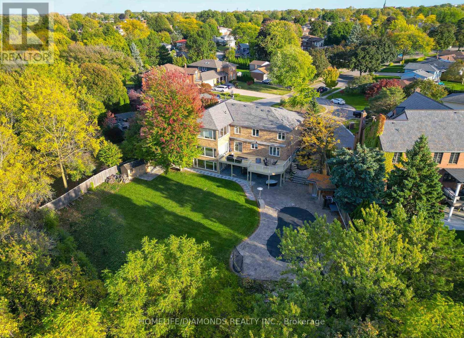 47 Ridge Point Drive, St. Catharines, Ontario  L2T 2S8 - Photo 3 - X12480683