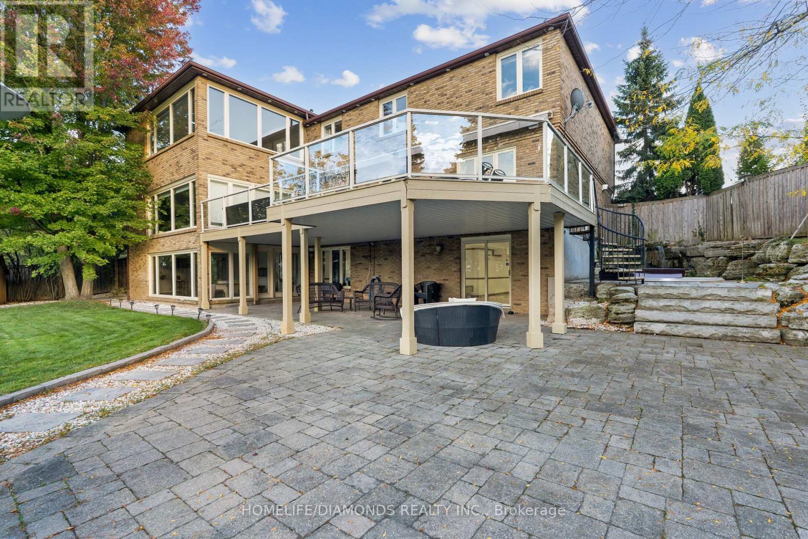 47 Ridge Point Drive, St. Catharines, Ontario  L2T 2S8 - Photo 4 - X12480683