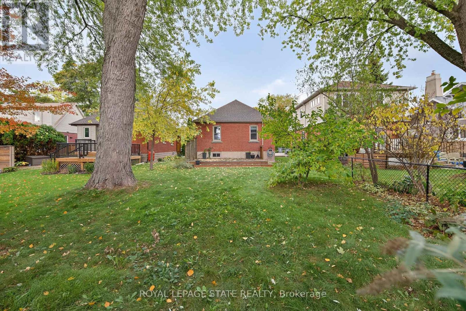 76 Wycliffe Avenue, Hamilton, Ontario  L9A 1E1 - Photo 35 - X12480684
