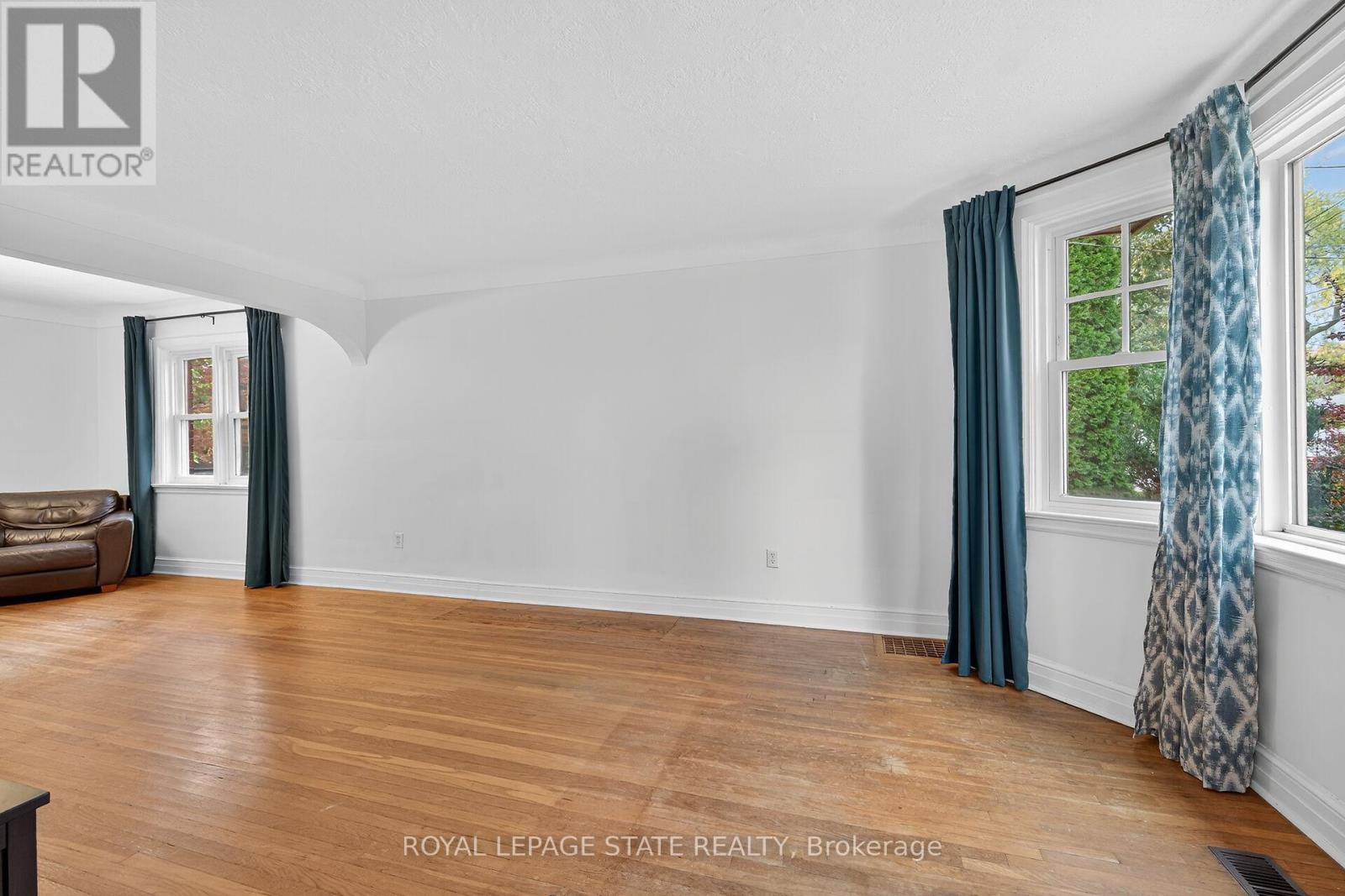 76 Wycliffe Avenue, Hamilton, Ontario  L9A 1E1 - Photo 5 - X12480684