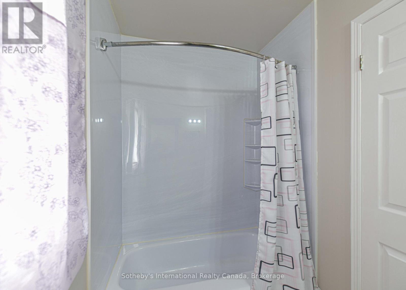 13 Burke Drive, Barrie, Ontario  L4N 7J3 - Photo 23 - S12362131