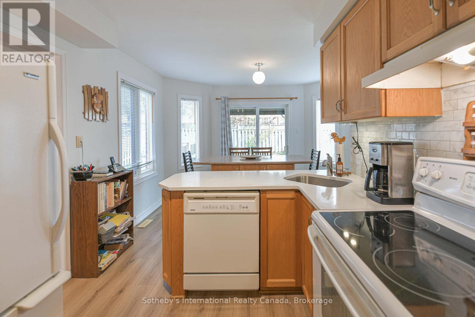 13 Burke Drive, Barrie, Ontario  L4N 7J3 - Photo 13 - S12362131