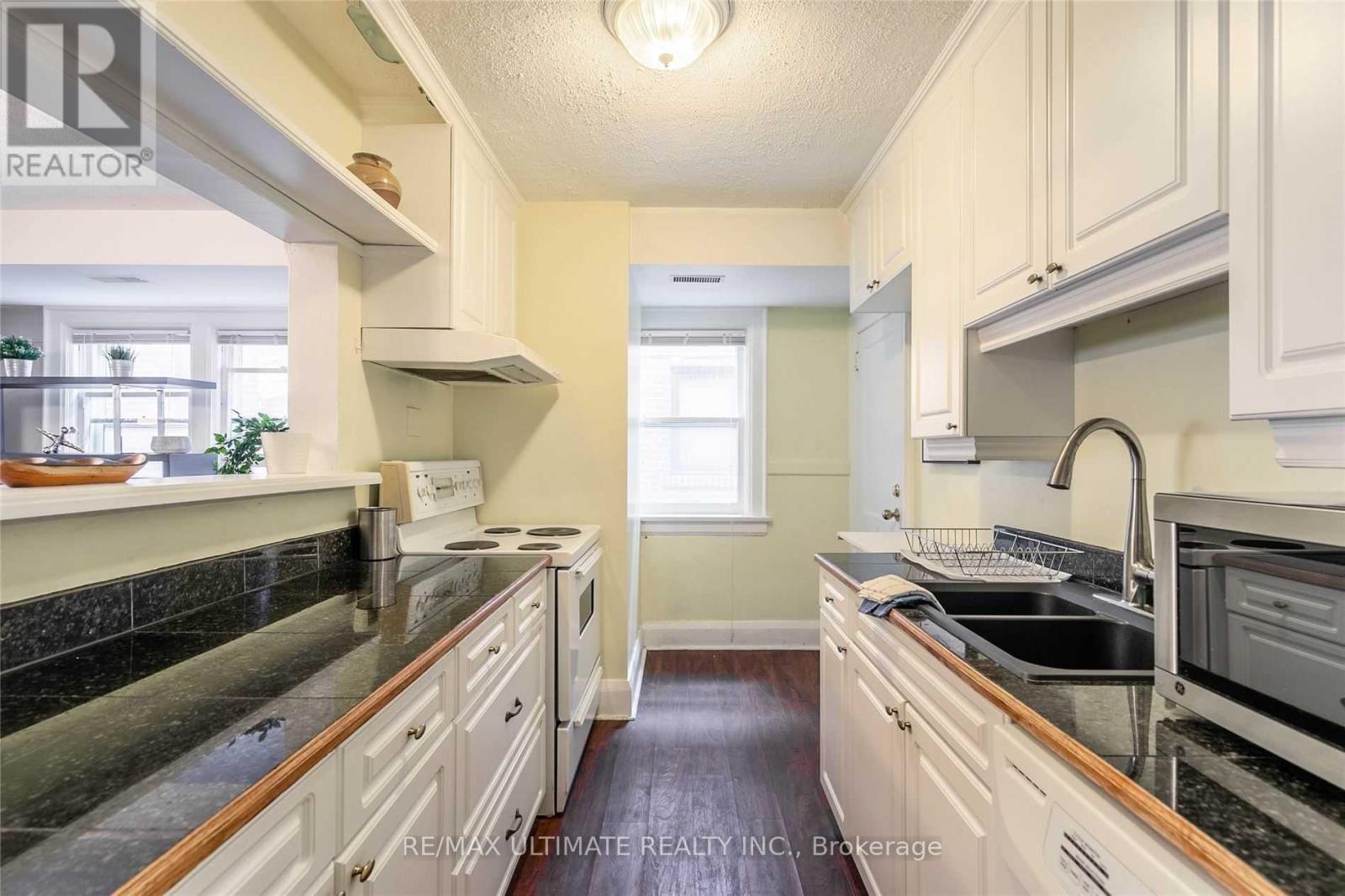 1 - 470 Oriole Parkway, Toronto, Ontario  M5P 2H8 - Photo 11 - C12480708