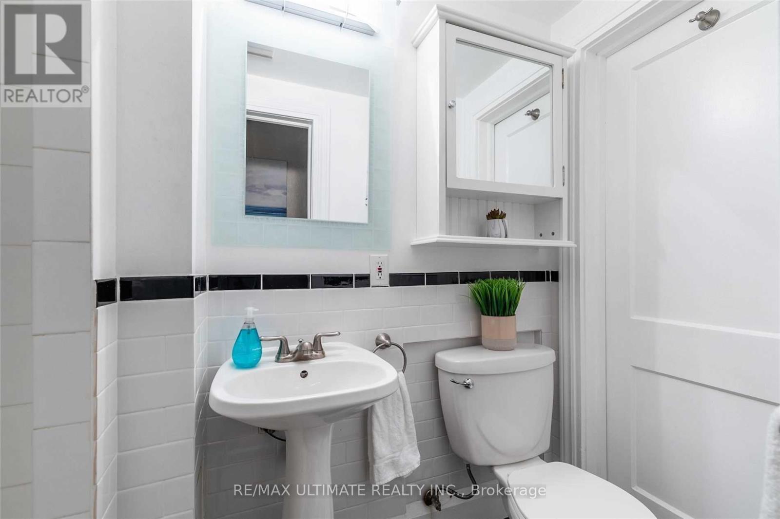 1 - 470 Oriole Parkway, Toronto, Ontario  M5P 2H8 - Photo 15 - C12480708