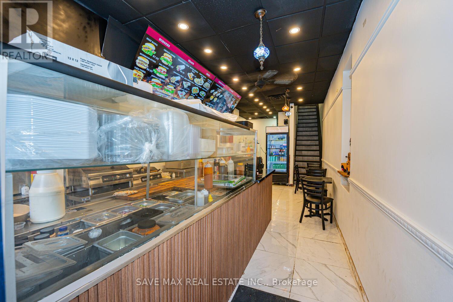 656 Spadina Avenue, Toronto, Ontario  M5S 2H7 - Photo 3 - C12480734