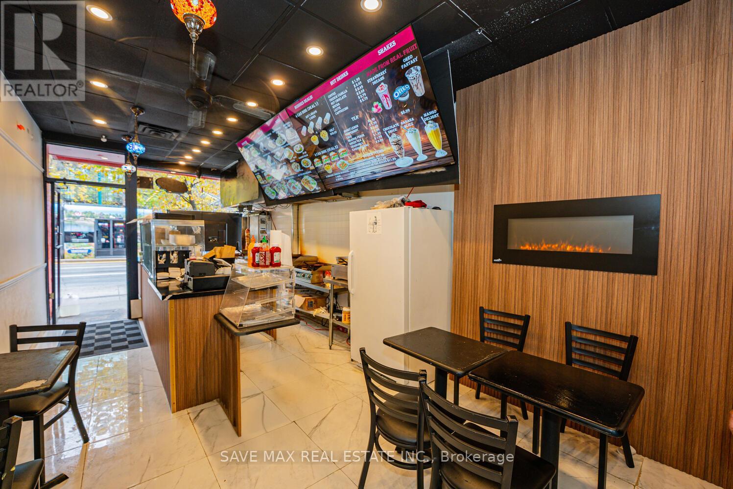 656 Spadina Avenue, Toronto, Ontario  M5S 2H7 - Photo 4 - C12480734
