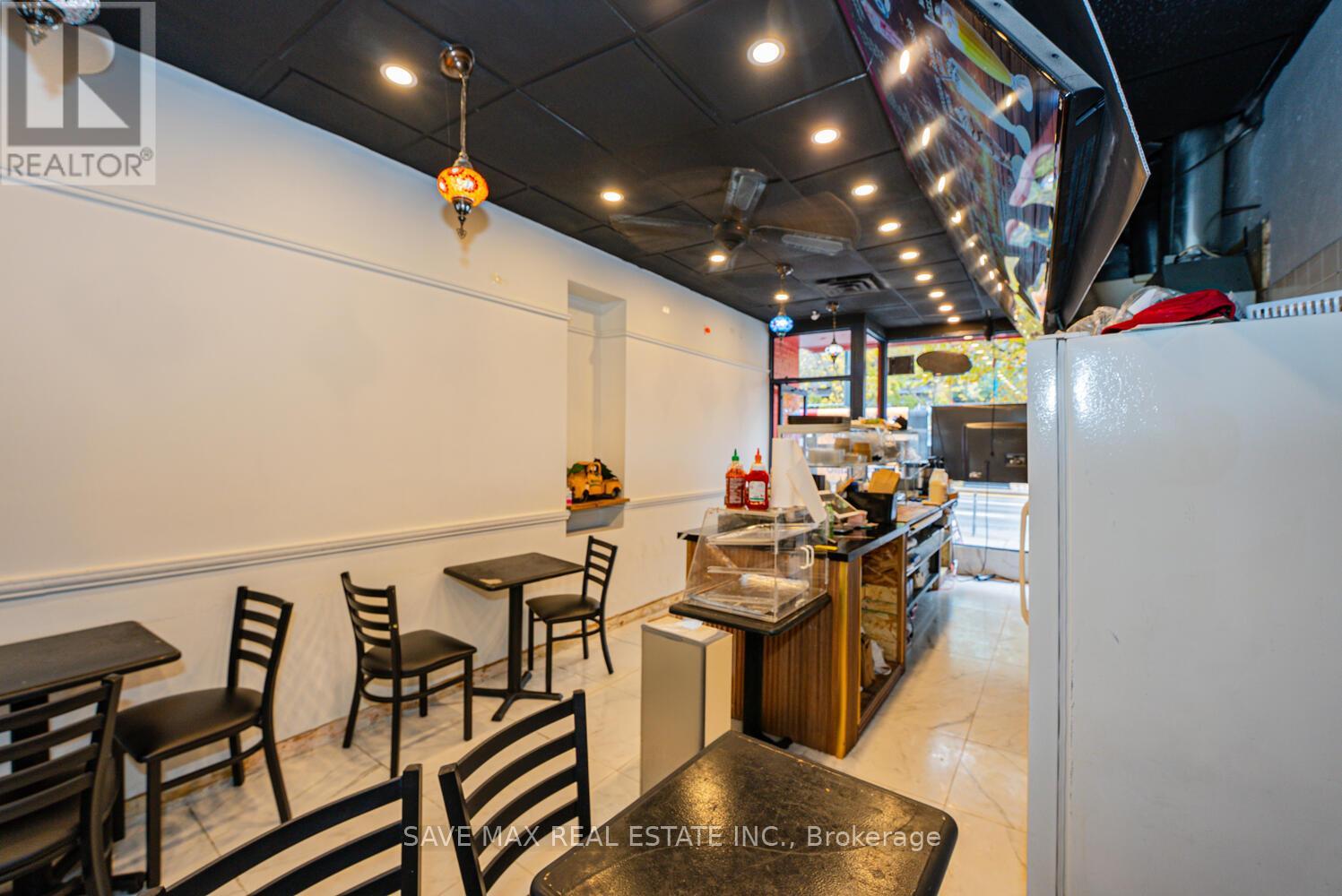 656 Spadina Avenue, Toronto, Ontario  M5S 2H7 - Photo 5 - C12480734