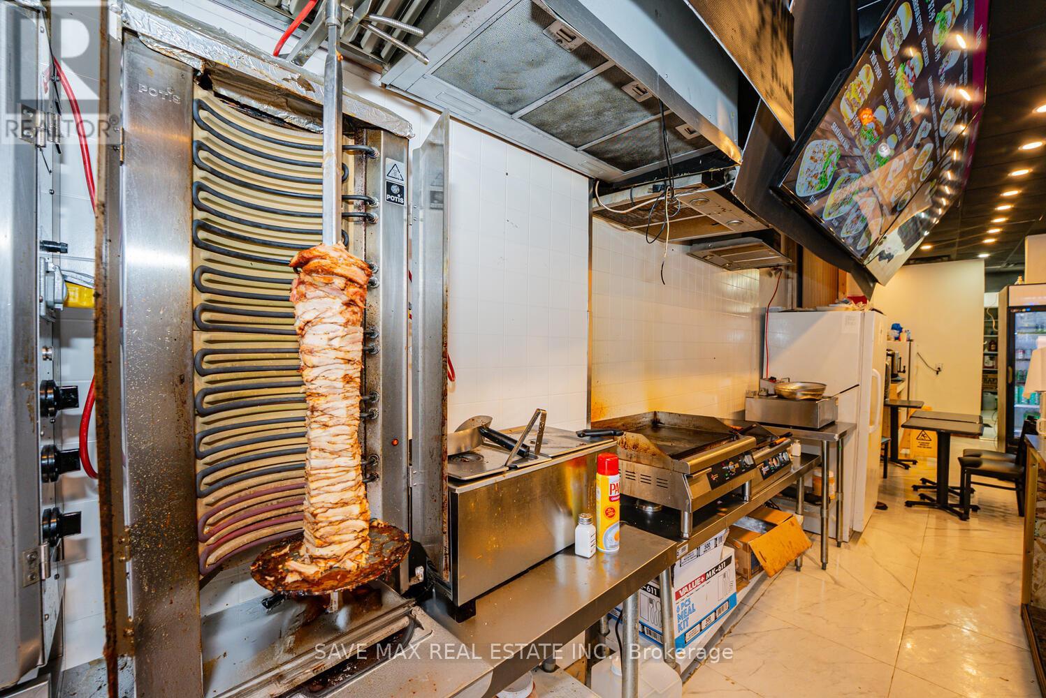 656 Spadina Avenue, Toronto, Ontario  M5S 2H7 - Photo 8 - C12480734