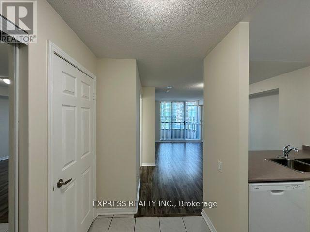 905 - 8 HILLCREST AVENUE, Toronto, Ontario