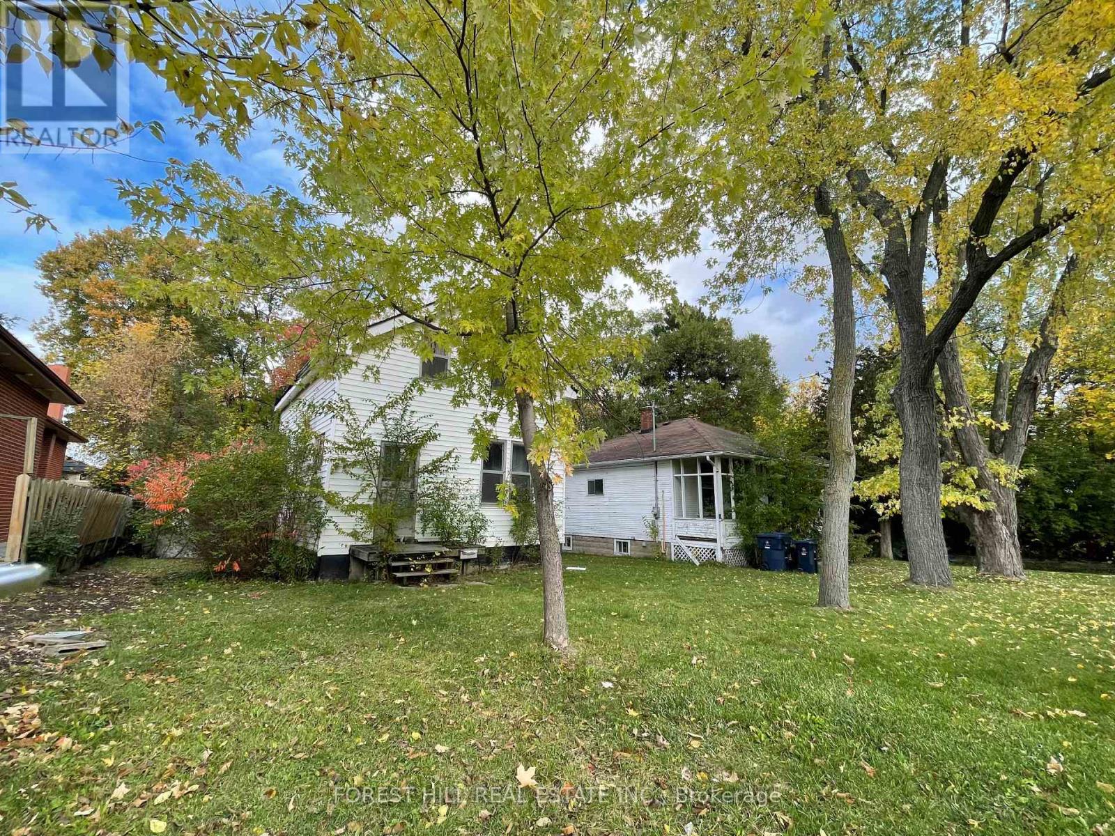 192+194 PEMBERTON AVENUE, Toronto, Ontario