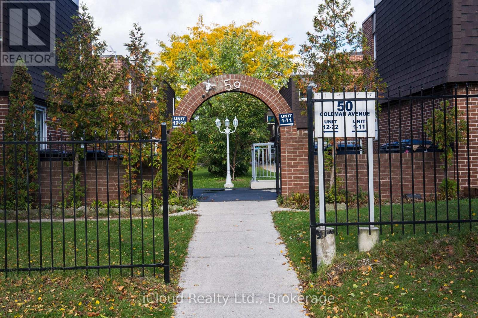 16 - 50 COLEMAN AVENUE, Toronto, Ontario