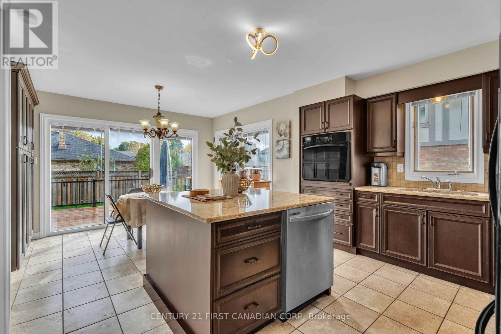 27 Lavender Way, London North, Ontario  N5X 3H9 - Photo 15 - X12478606