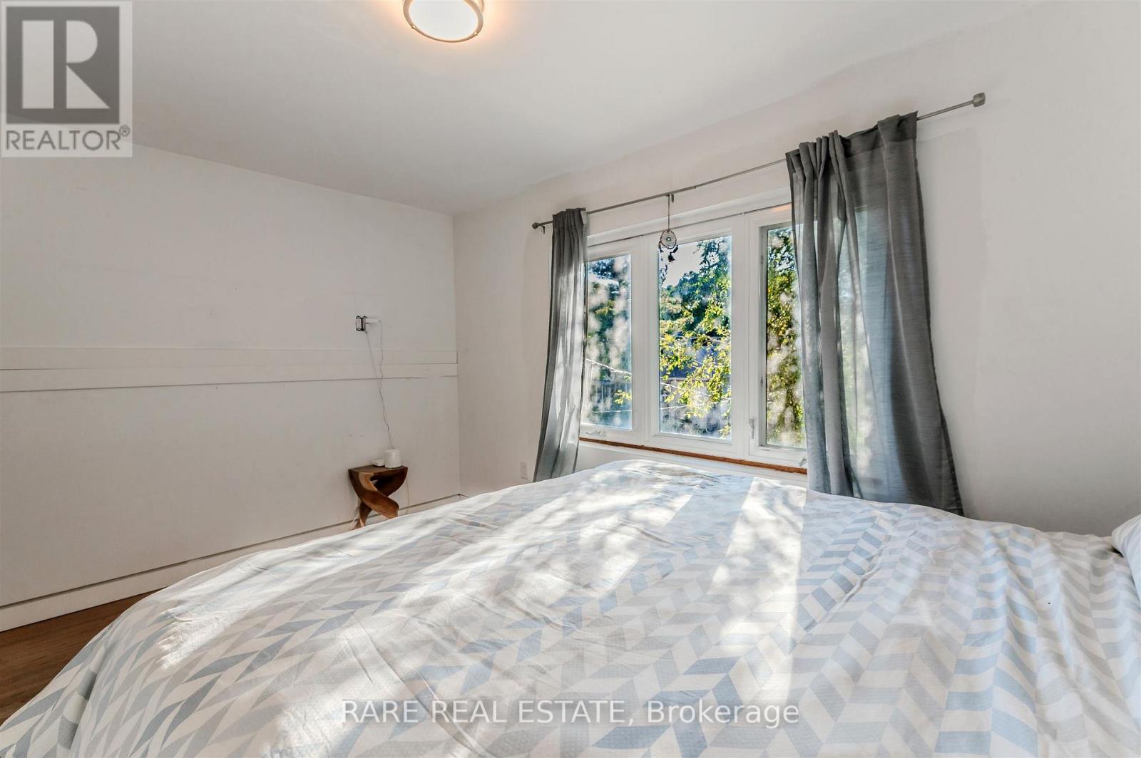 73 Yarrow Road, Toronto, Ontario  M6M 4E4 - Photo 13 - W12450493