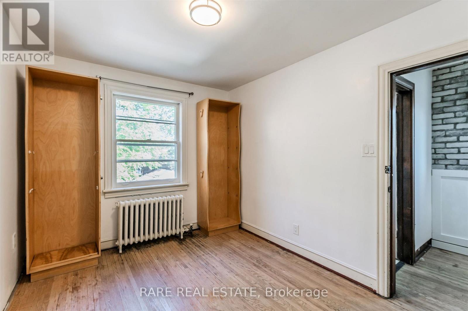 73 Yarrow Road, Toronto, Ontario  M6M 4E4 - Photo 14 - W12450493