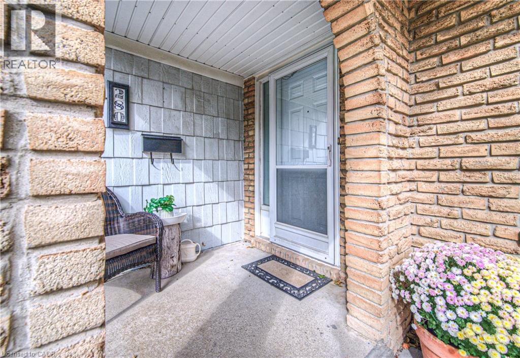 280 Wendover Drive, Hamilton, Ontario  L9C 5X8 - Photo 5 - 40781947