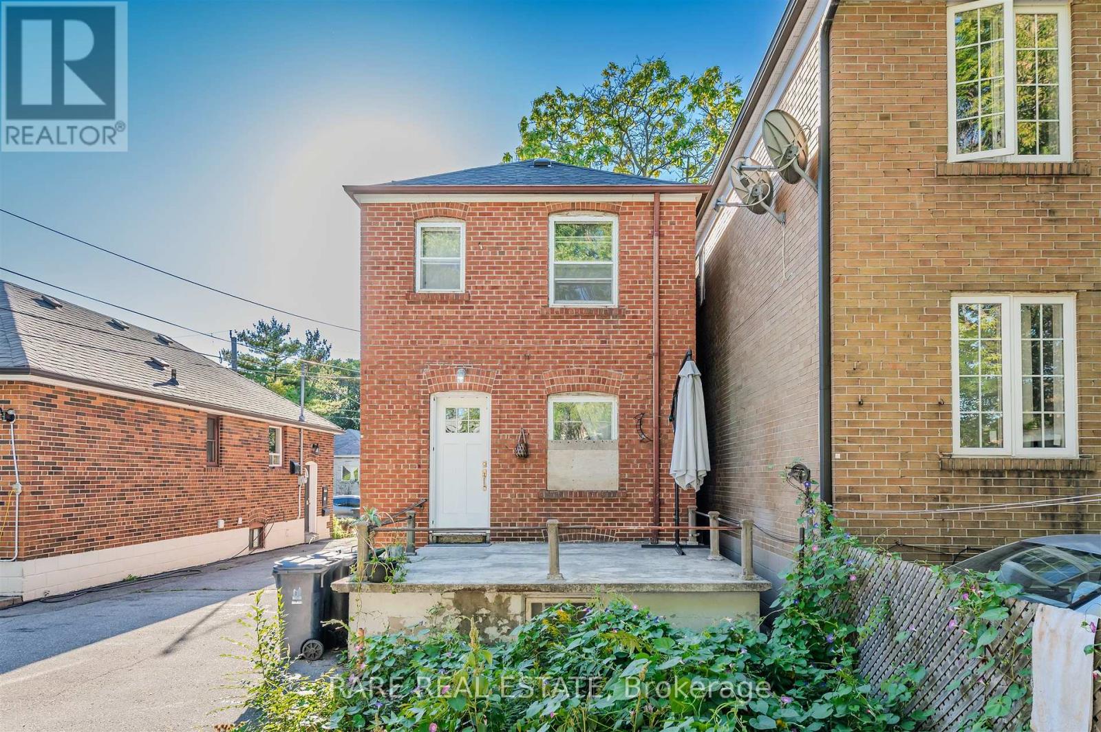 73 Yarrow Road, Toronto, Ontario  M6M 4E4 - Photo 20 - W12450493