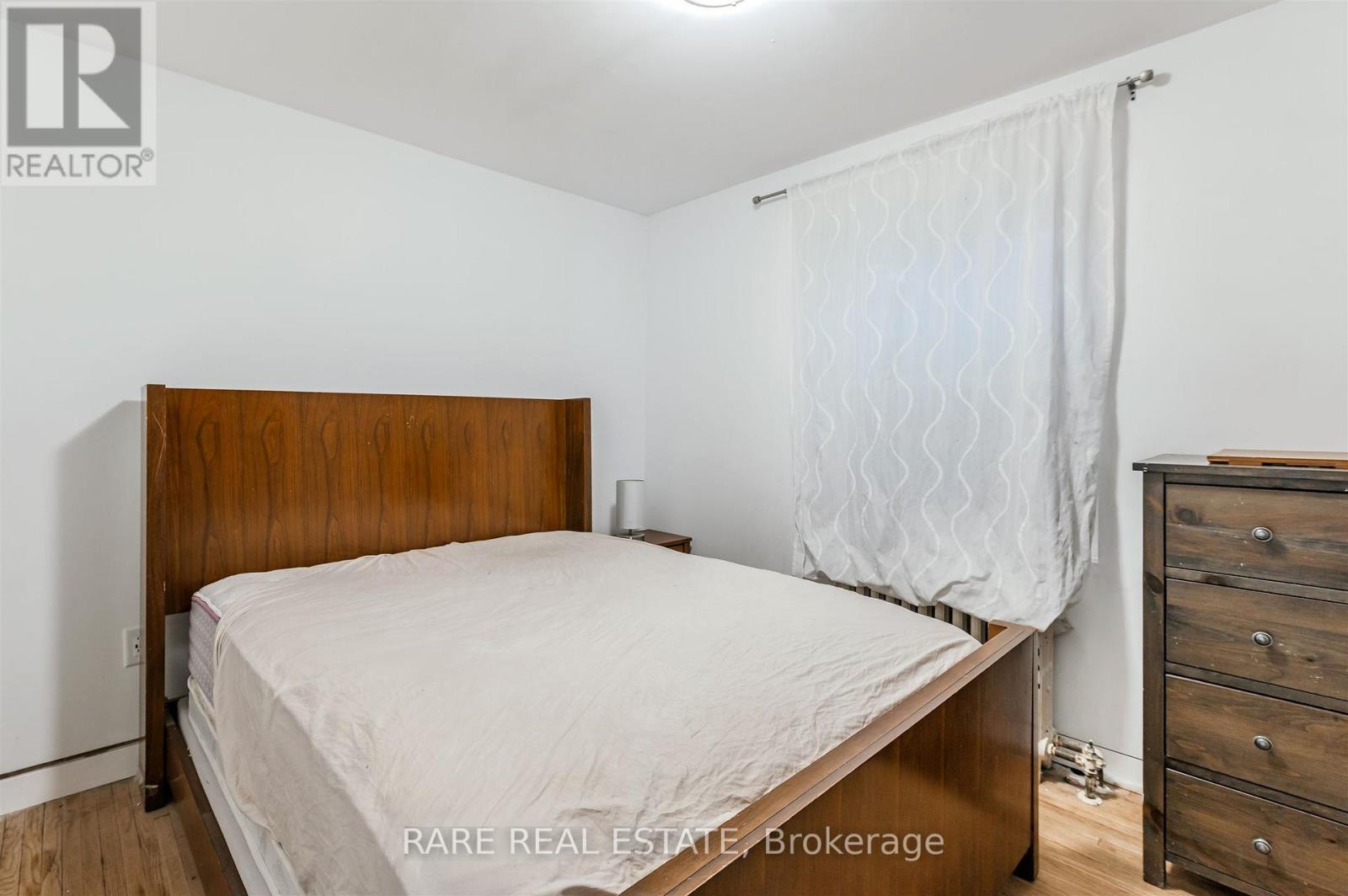 73 Yarrow Road, Toronto, Ontario  M6M 4E4 - Photo 15 - W12450493