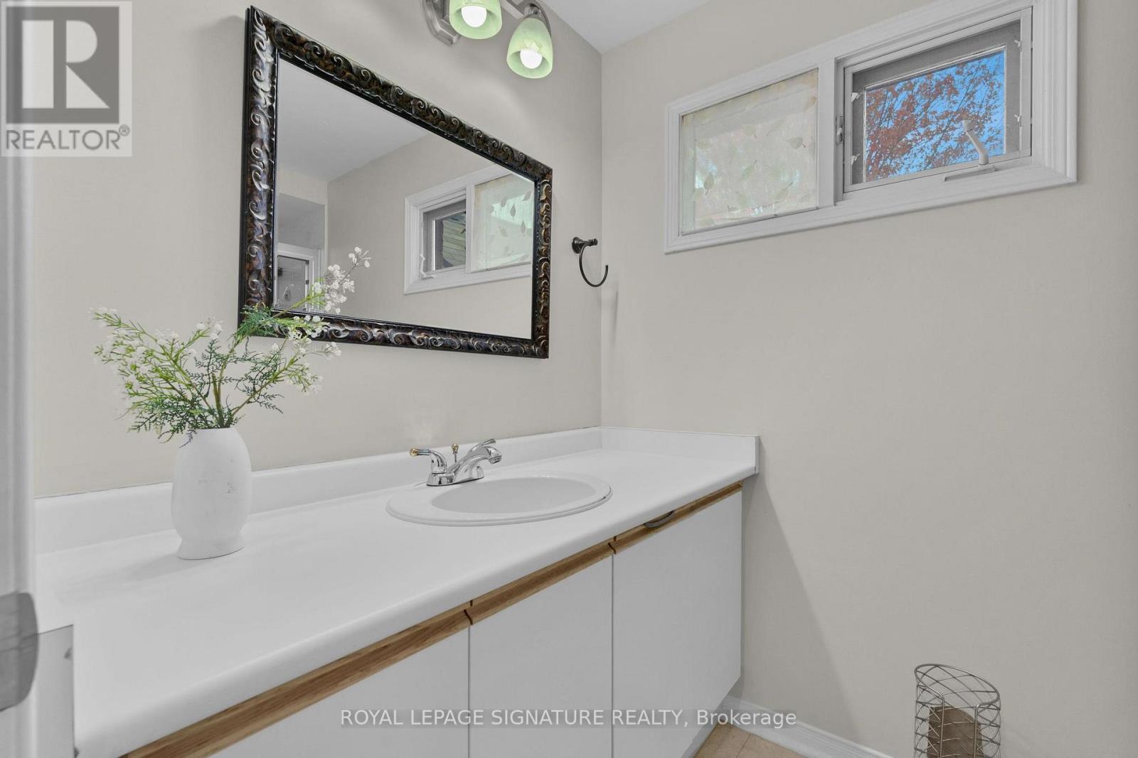 1415 Stonecutter Drive, Oakville, Ontario  L6M 3C3 - Photo 26 - W12480646