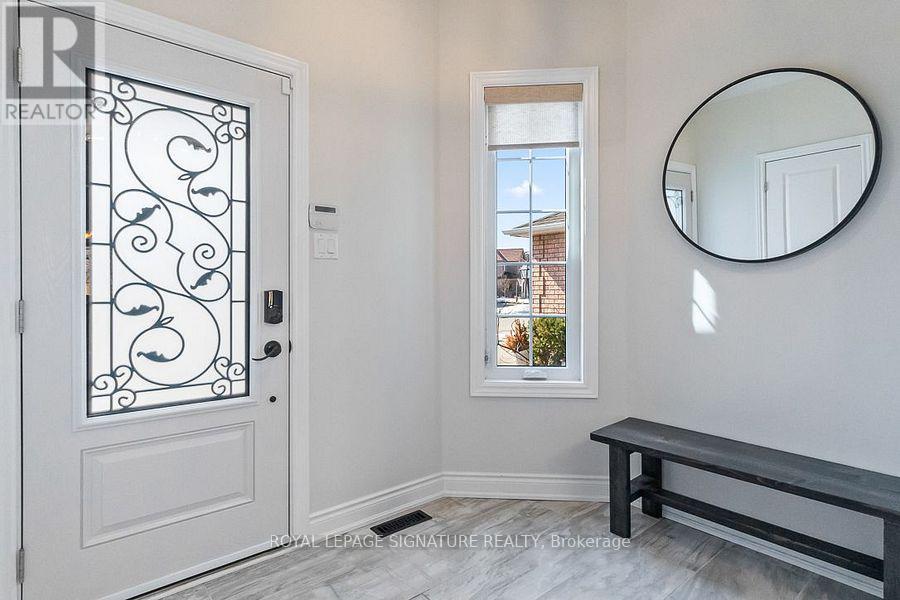 Main - 2129 Glenfield Road, Oakville, Ontario  L6M 3S4 - Photo 3 - W12480544