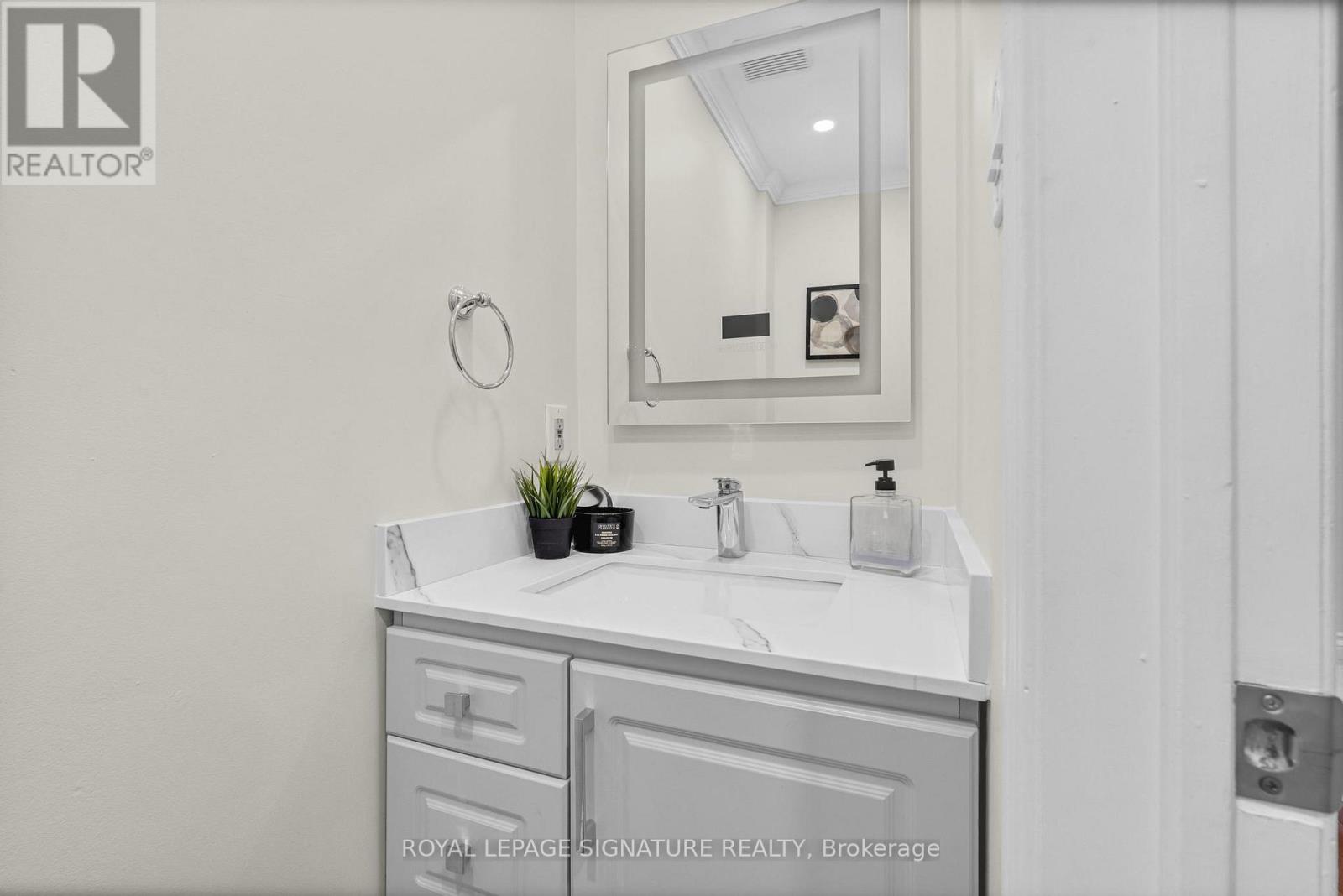 1415 Stonecutter Drive, Oakville, Ontario  L6M 3C3 - Photo 11 - W12480646