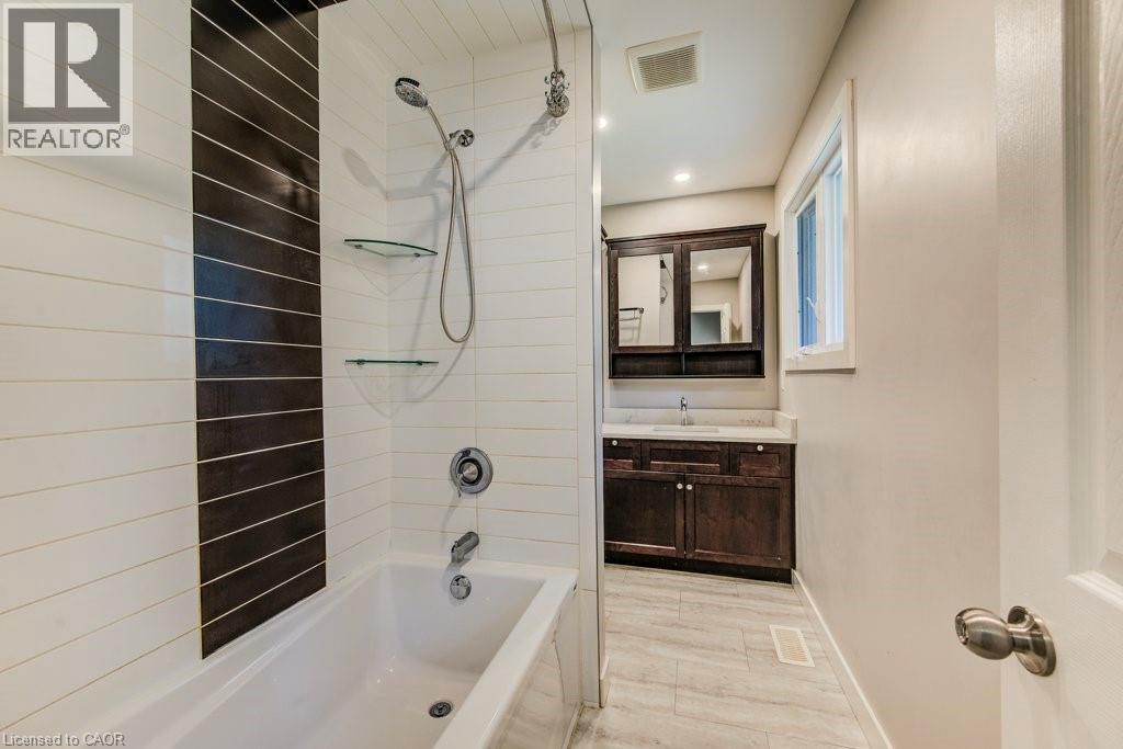 558 Sprucehill Avenue, Waterloo, Ontario  N2L 4V7 - Photo 13 - 40770204