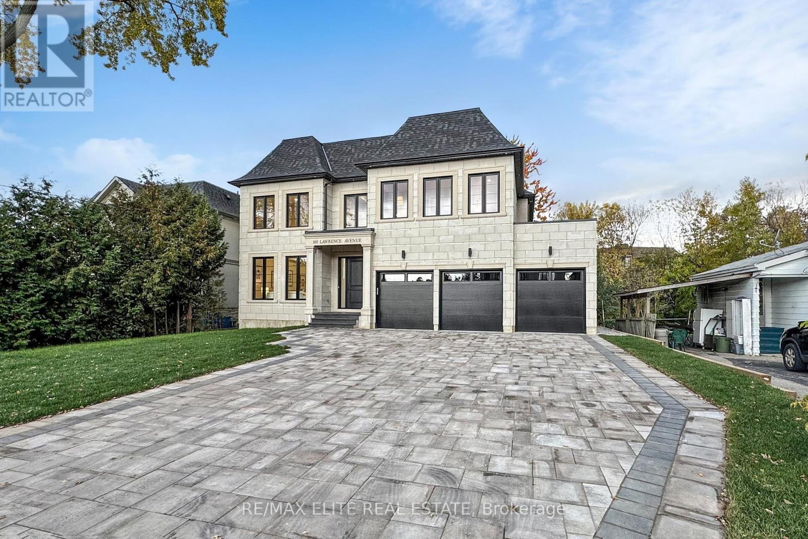 160 Lawrence Avenue, Richmond Hill, Ontario  L4C 1Z5 - Photo 2 - N12480696