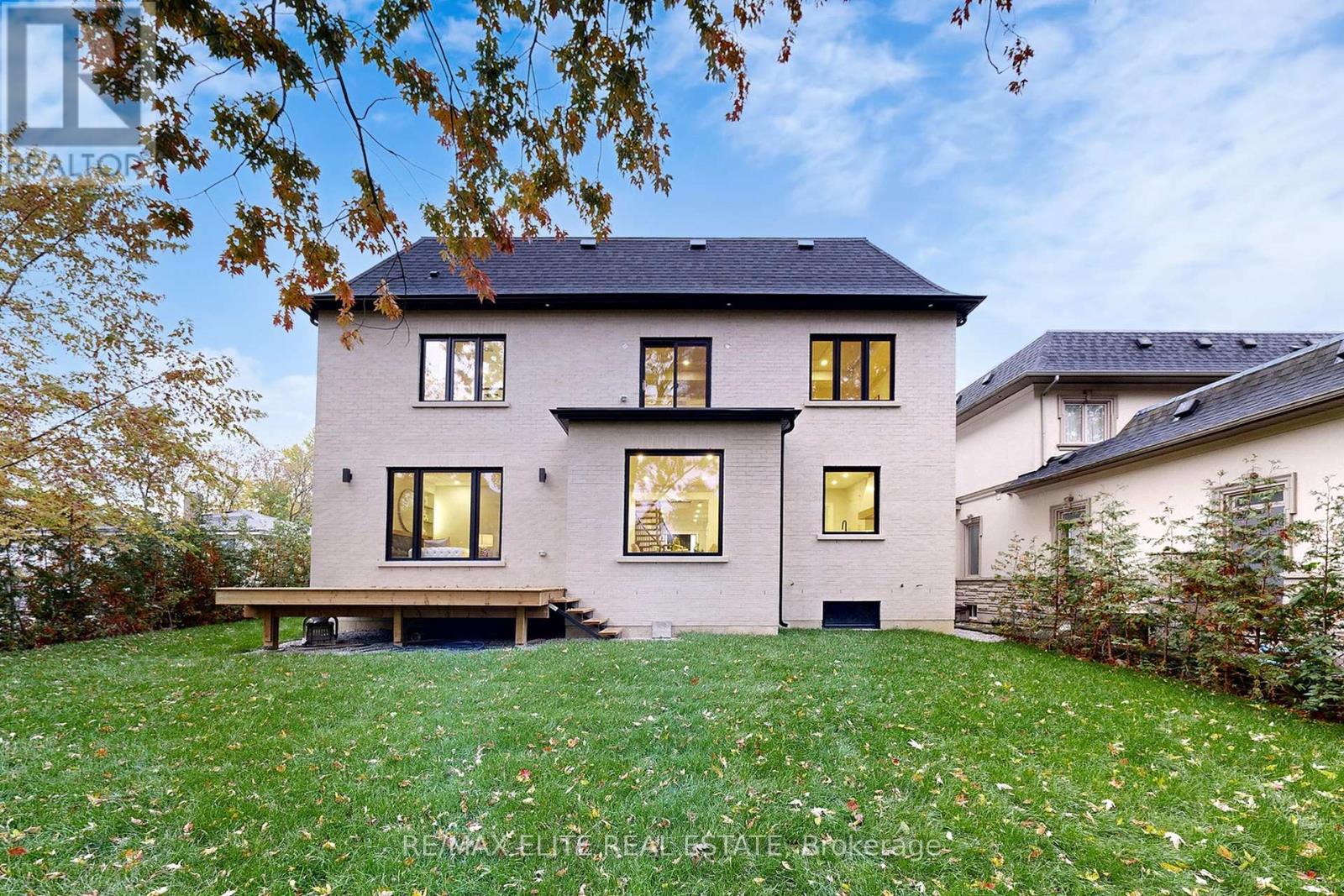 160 Lawrence Avenue, Richmond Hill, Ontario  L4C 1Z5 - Photo 50 - N12480696