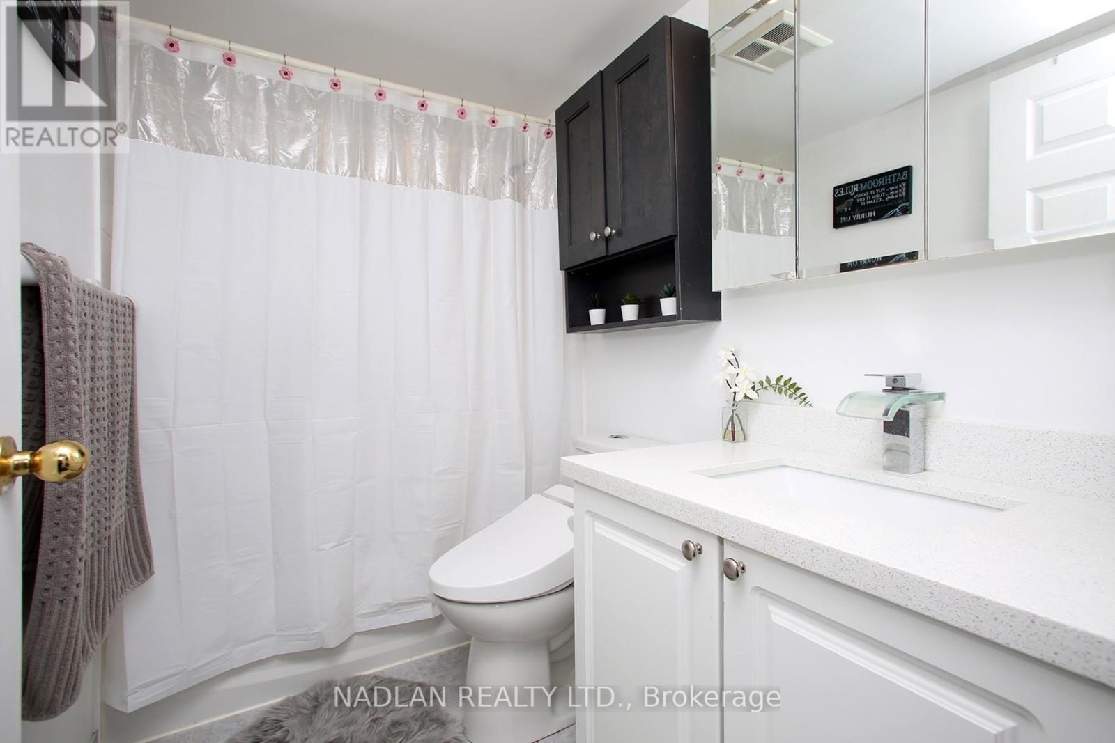 615 - 39 Oneida Crescent, Richmond Hill, Ontario  L4B 4T9 - Photo 7 - N12480752