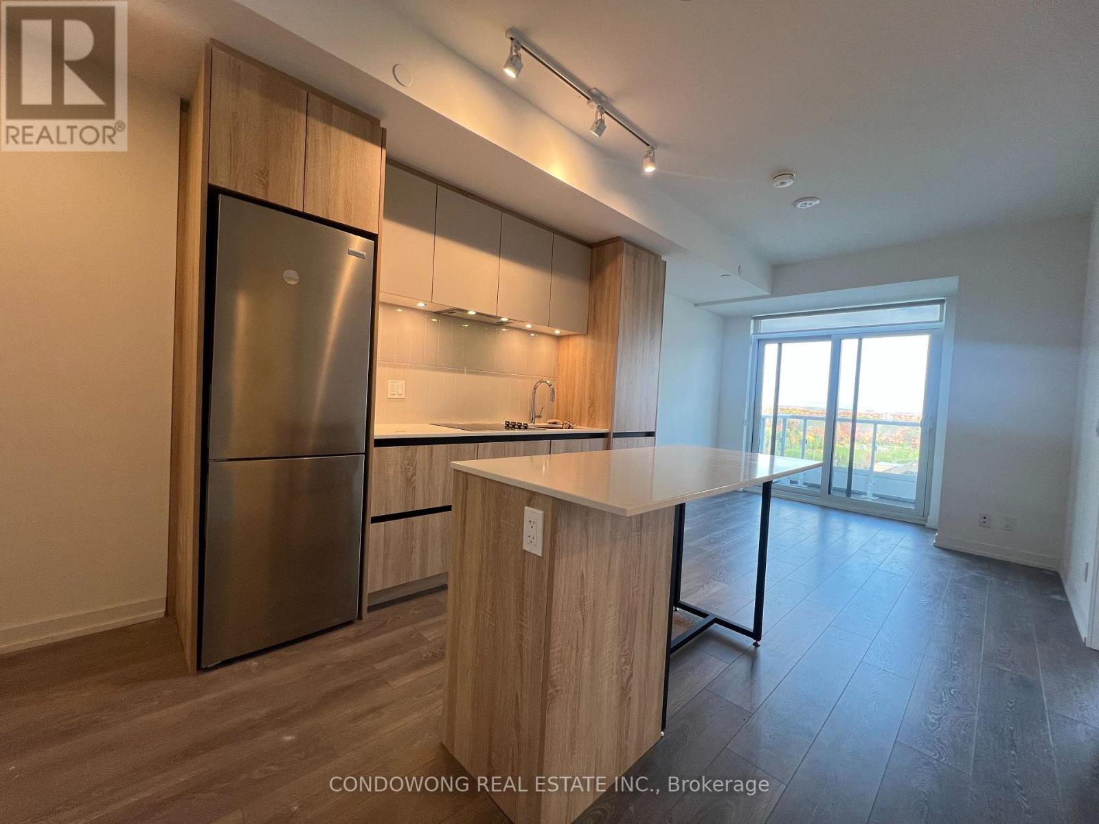 1202 - 8 BEVERLEY GLEN BOULEVARD, Vaughan, Ontario