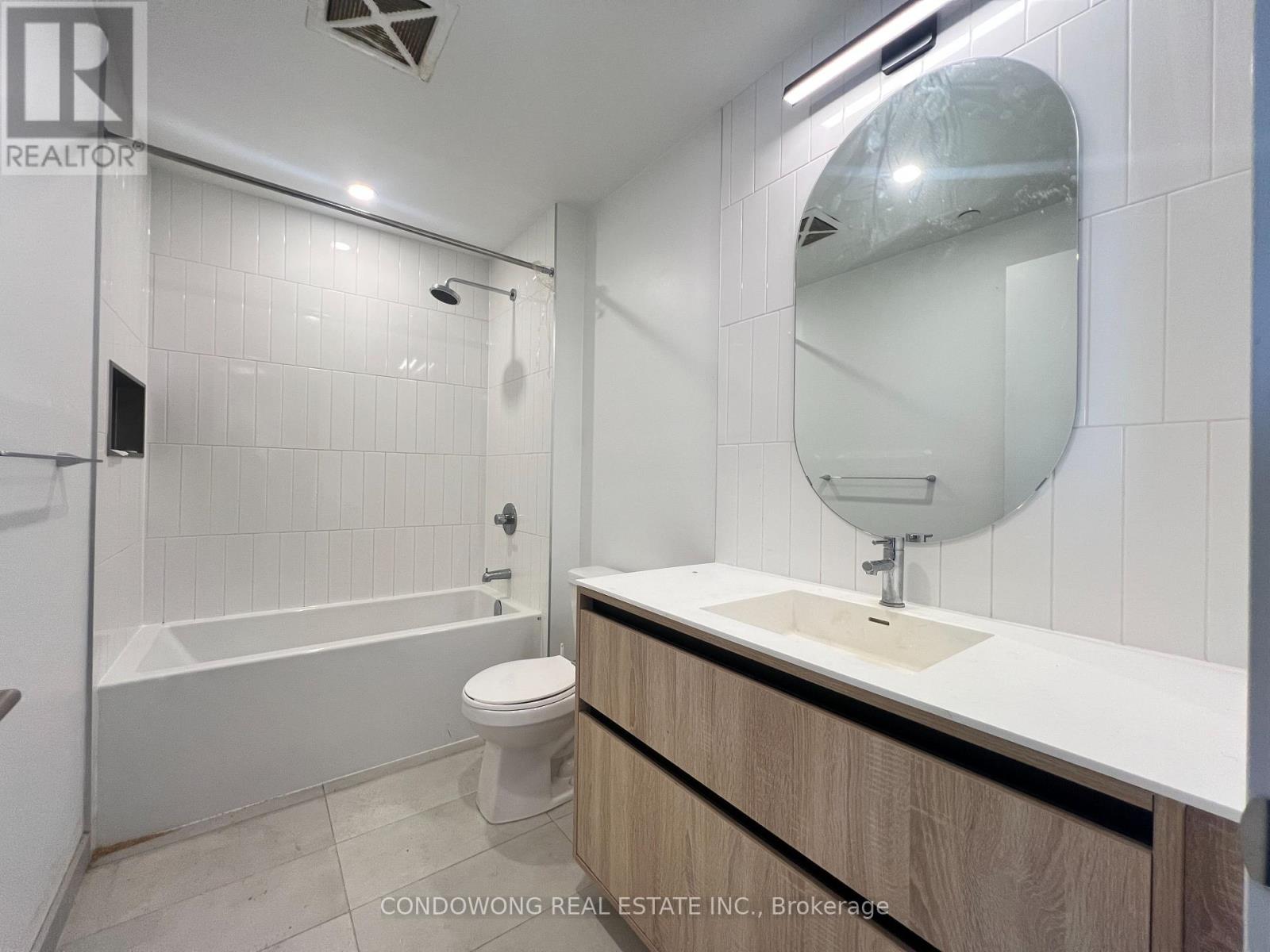 1202 - 8 Beverley Glen Boulevard, Vaughan, Ontario  L4J 0L5 - Photo 6 - N12480762