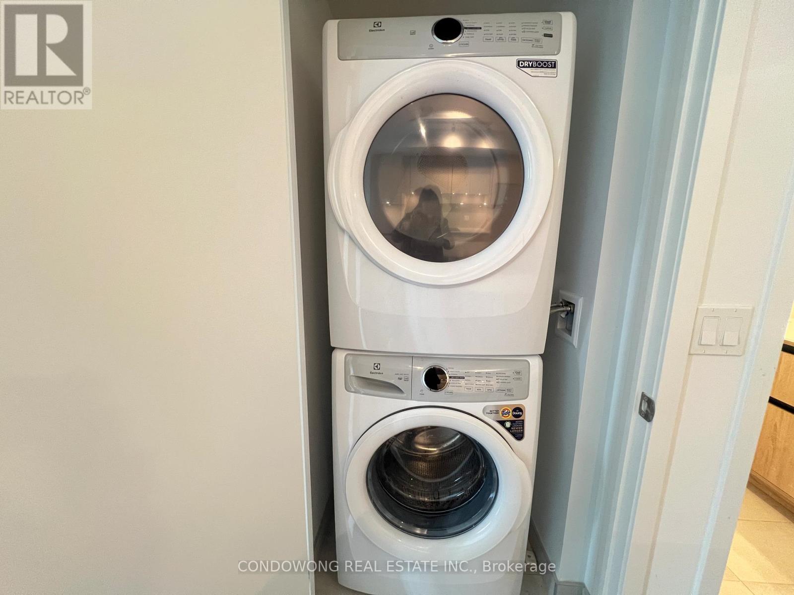 1202 - 8 Beverley Glen Boulevard, Vaughan, Ontario  L4J 0L5 - Photo 7 - N12480762