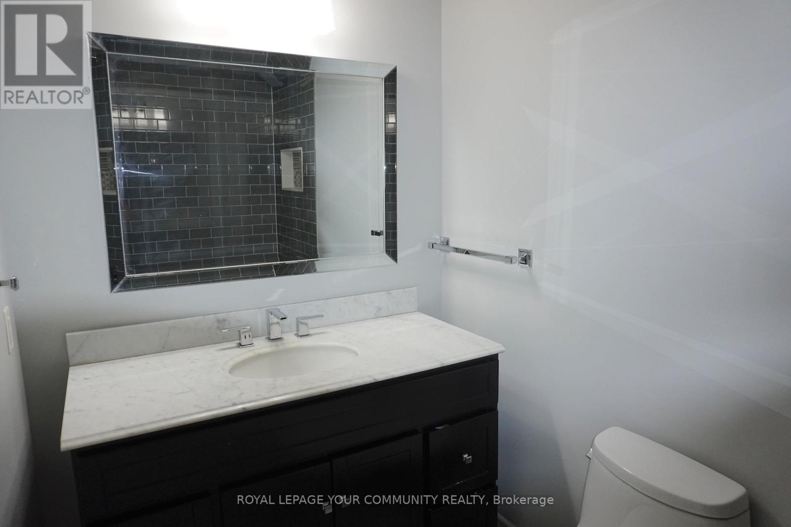 39 Knightsbridge Way, Markham, Ontario  L3P 3W6 - Photo 12 - N12480765