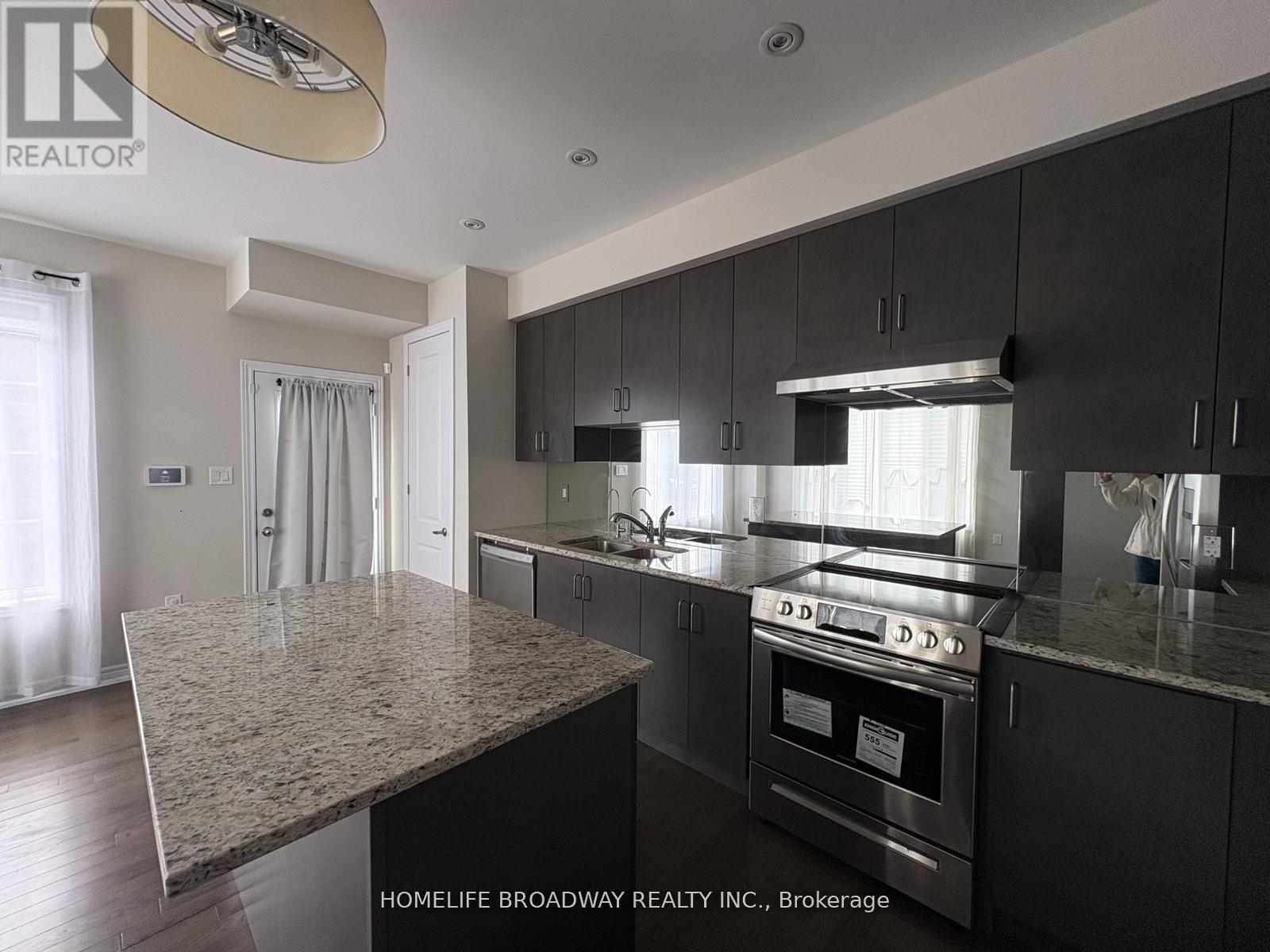 1906 Donald Cousens Parkway, Markham, Ontario  L6B 1M4 - Photo 6 - N12480822