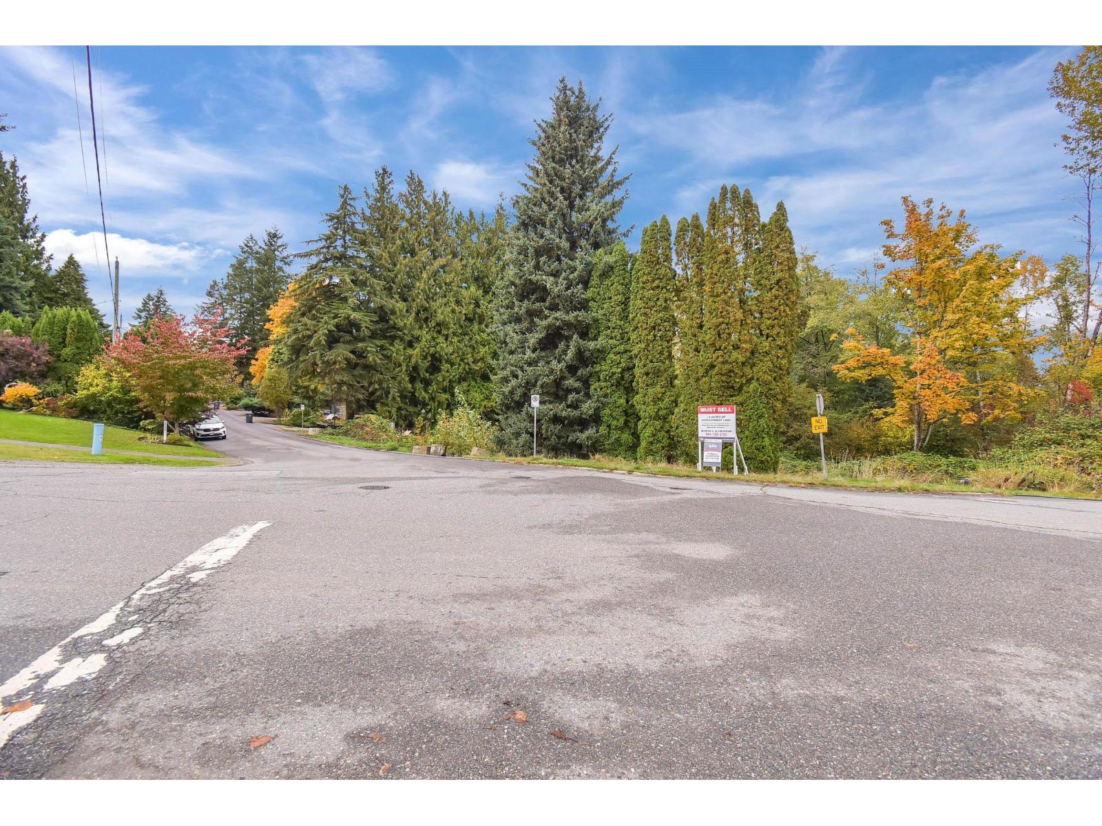 14409 115 Avenue, Surrey, British Columbia  V3R 5Y2 - Photo 2 - R3053543