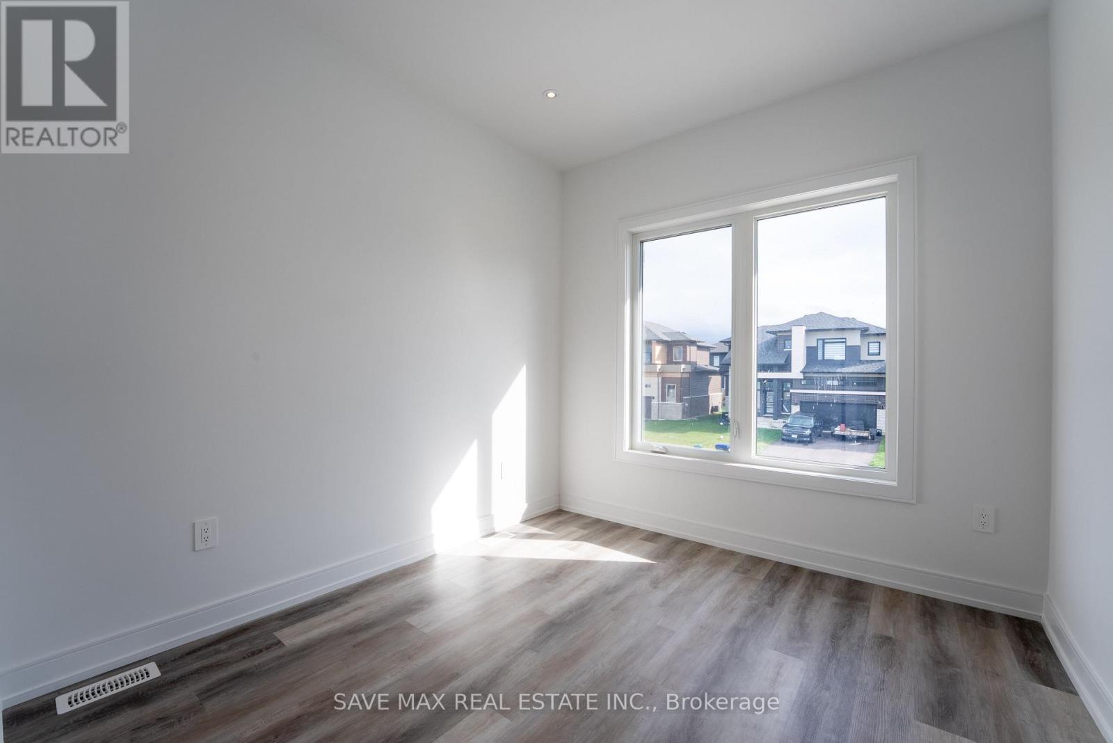 3775 Sunbank Crescent, Severn (West Shore), Ontario  L3V 6H3 - Photo 40 - S12480791