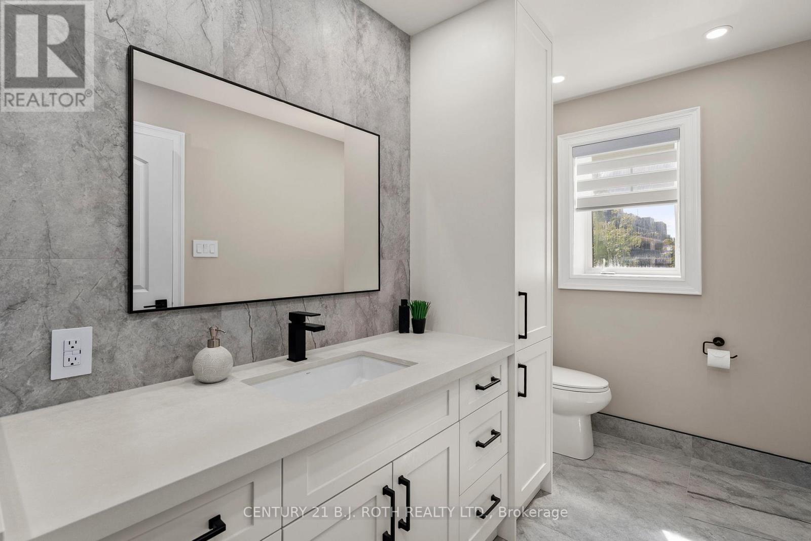 15 - 8032 Kipling Avenue, Vaughan, Ontario  L4L 2A1 - Photo 24 - N12380354