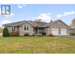 17 MINTO STREET, Whitewater Region, Ontario