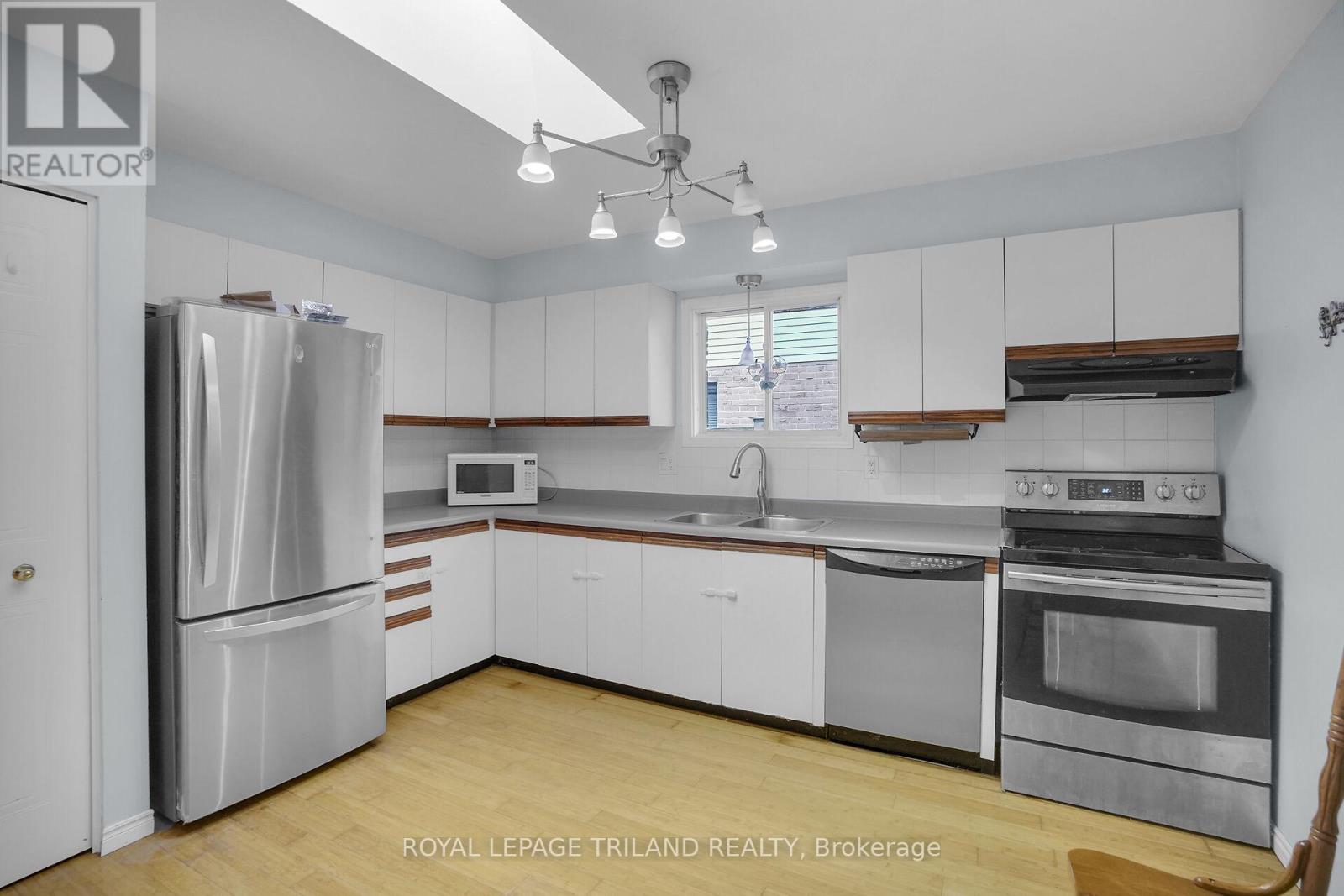 1034 Sherbourne Road, London North, Ontario  N6G 4C8 - Photo 8 - X12480835