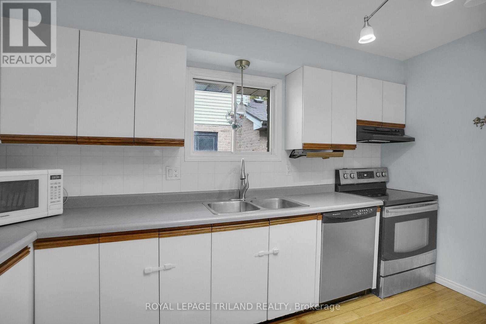 1034 Sherbourne Road, London North, Ontario  N6G 4C8 - Photo 9 - X12480835