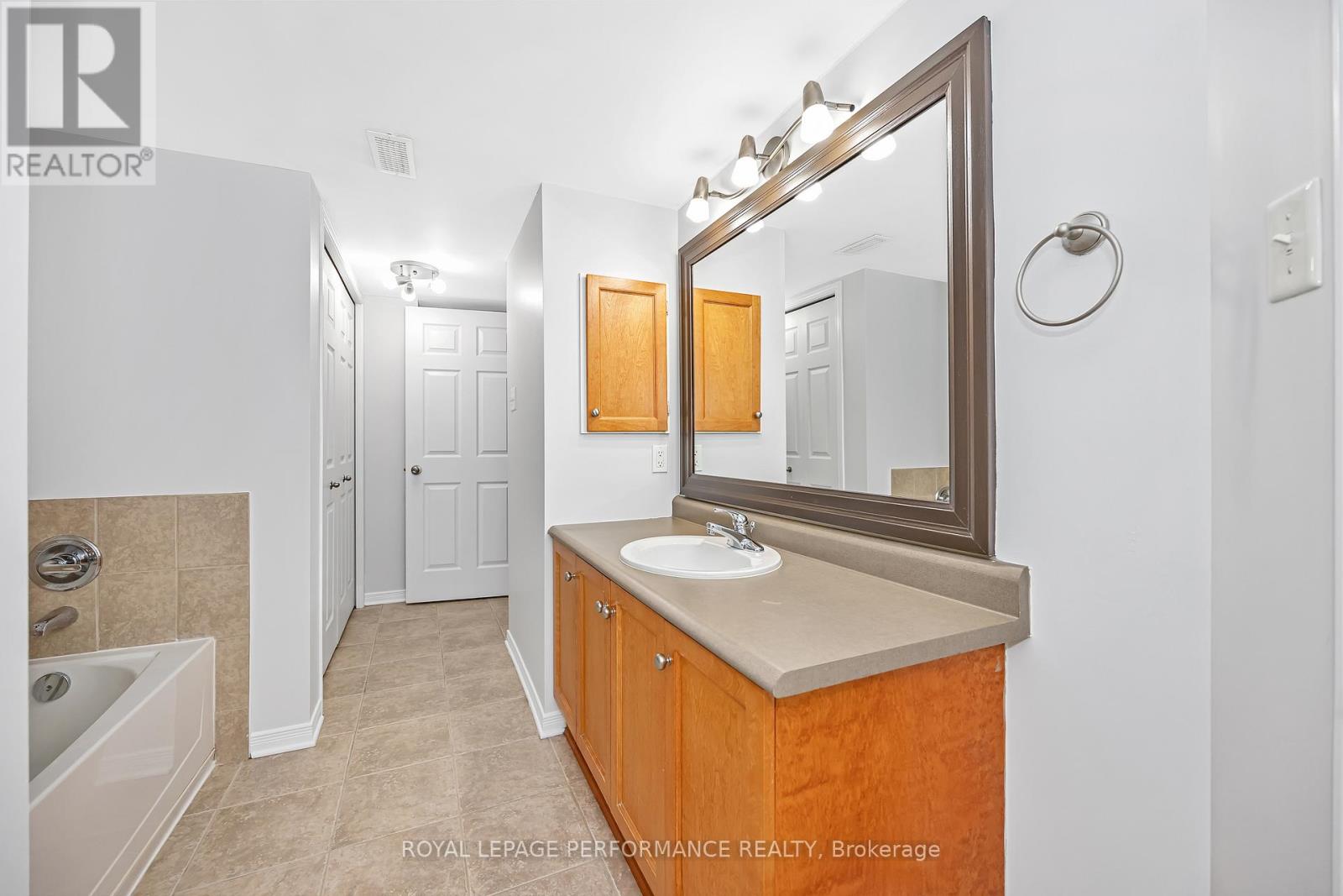 2 - 80 Briargate Private, Ottawa, Ontario  K4A 0C3 - Photo 23 - X12480838