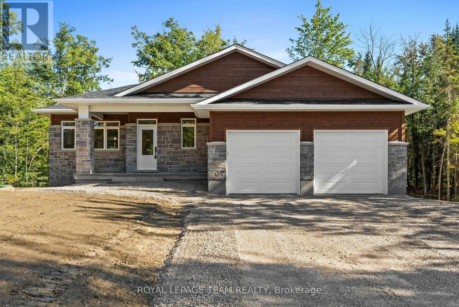 80 HOGAN DRIVE, McNab/Braeside, Ontario