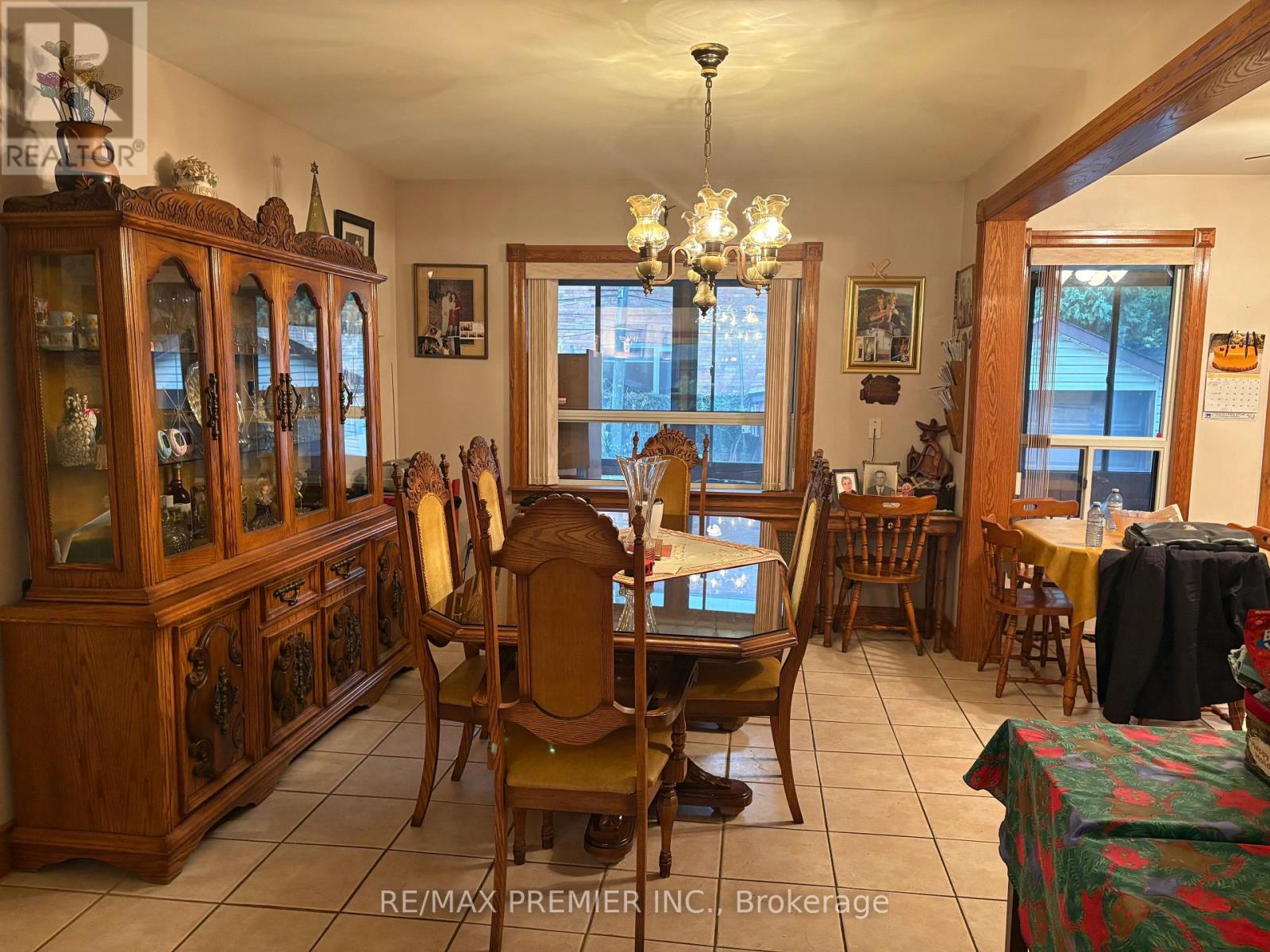 8 Normanna Avenue, Toronto, Ontario  M6C 1H2 - Photo 4 - C12480637
