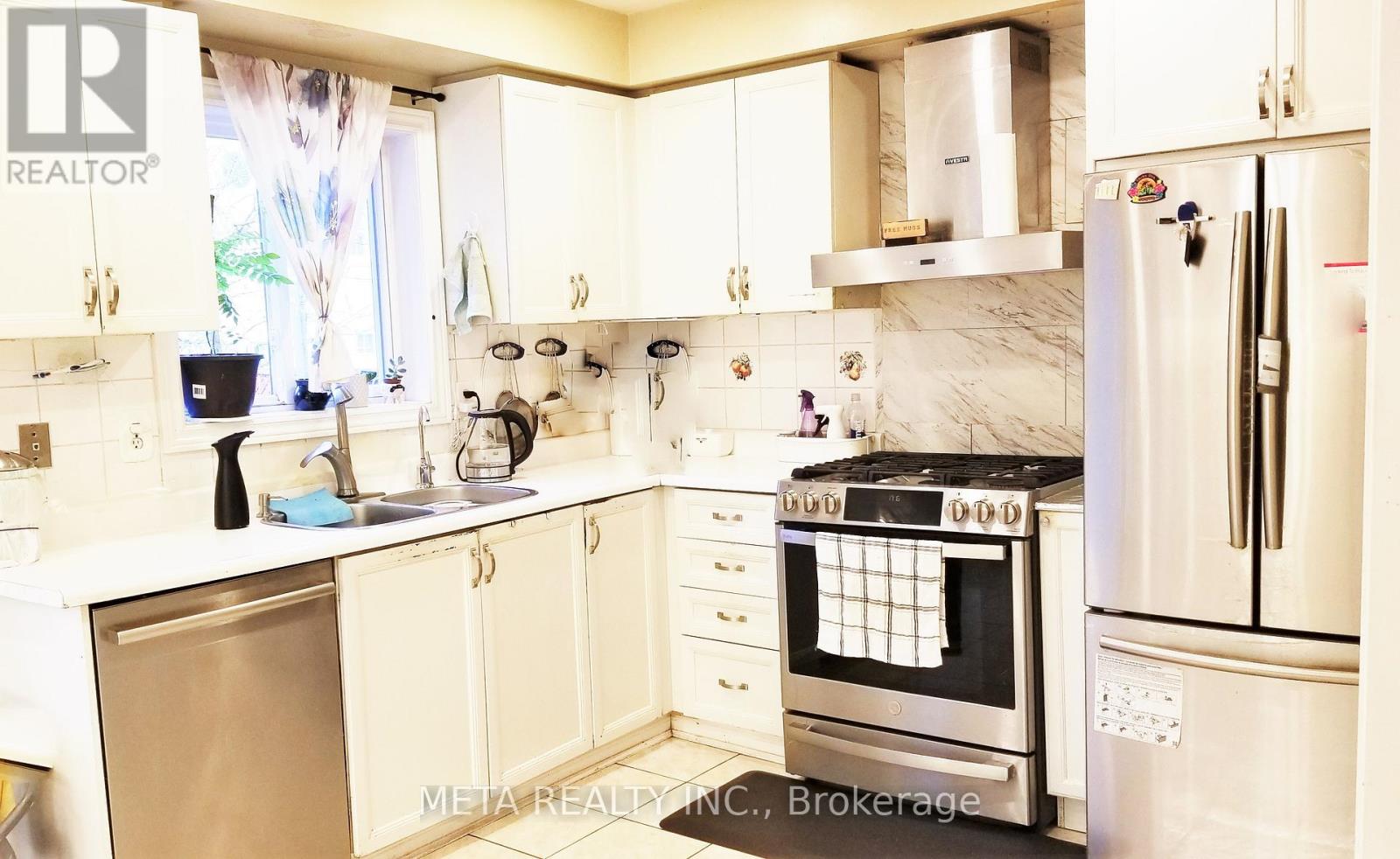 108 LENT CRESCENT, Brampton, Ontario