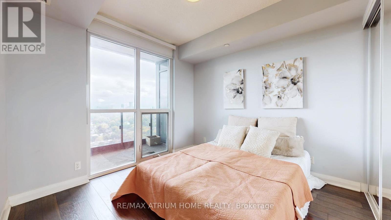 1803 - 5 Valhalla Inn Road, Toronto, Ontario  M9B 0B1 - Photo 6 - W12480693