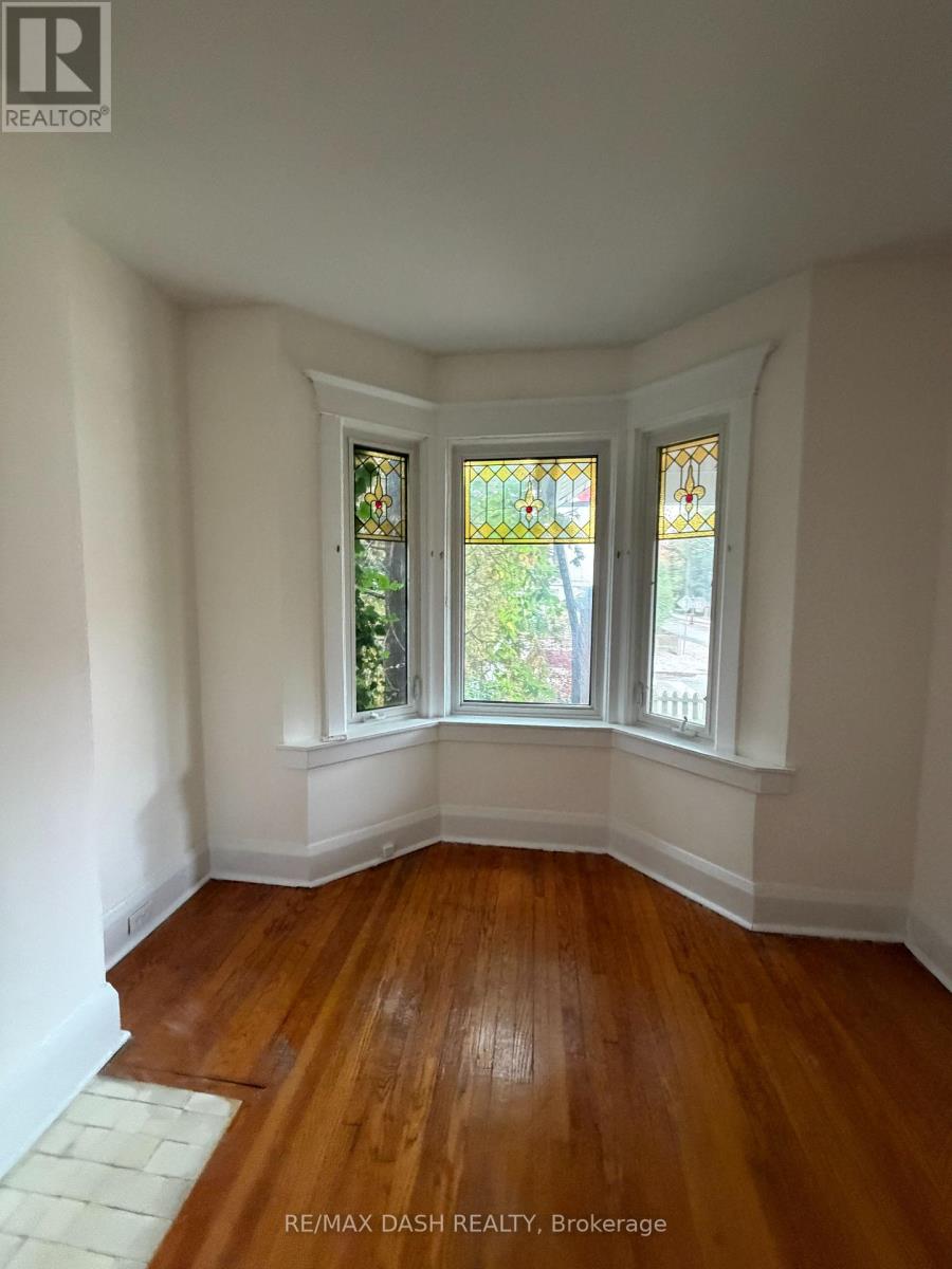 Main - 54 Galley Avenue, Toronto, Ontario  M6R 1G8 - Photo 3 - W12480694