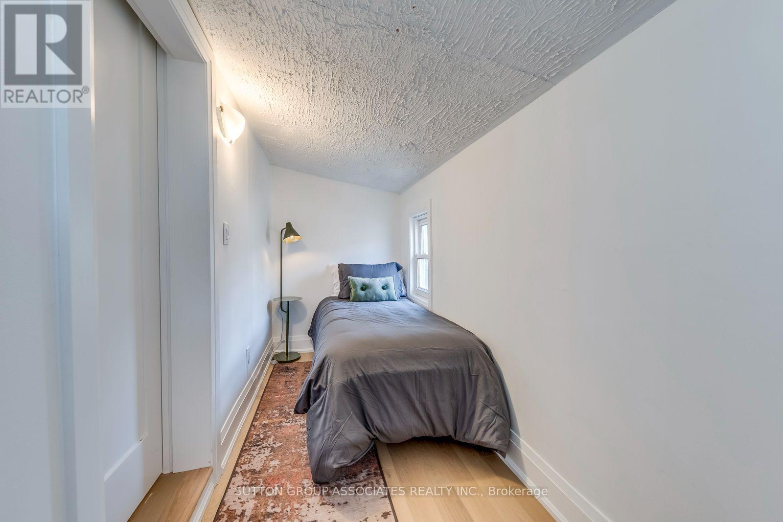 359 Harvie Avenue, Toronto, Ontario  M6E 4L6 - Photo 11 - W12480707
