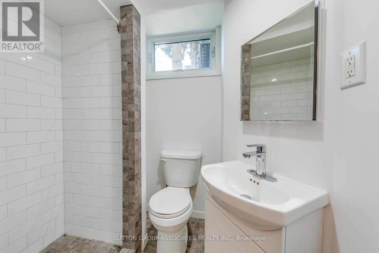 359 Harvie Avenue, Toronto, Ontario  M6E 4L6 - Photo 17 - W12480707